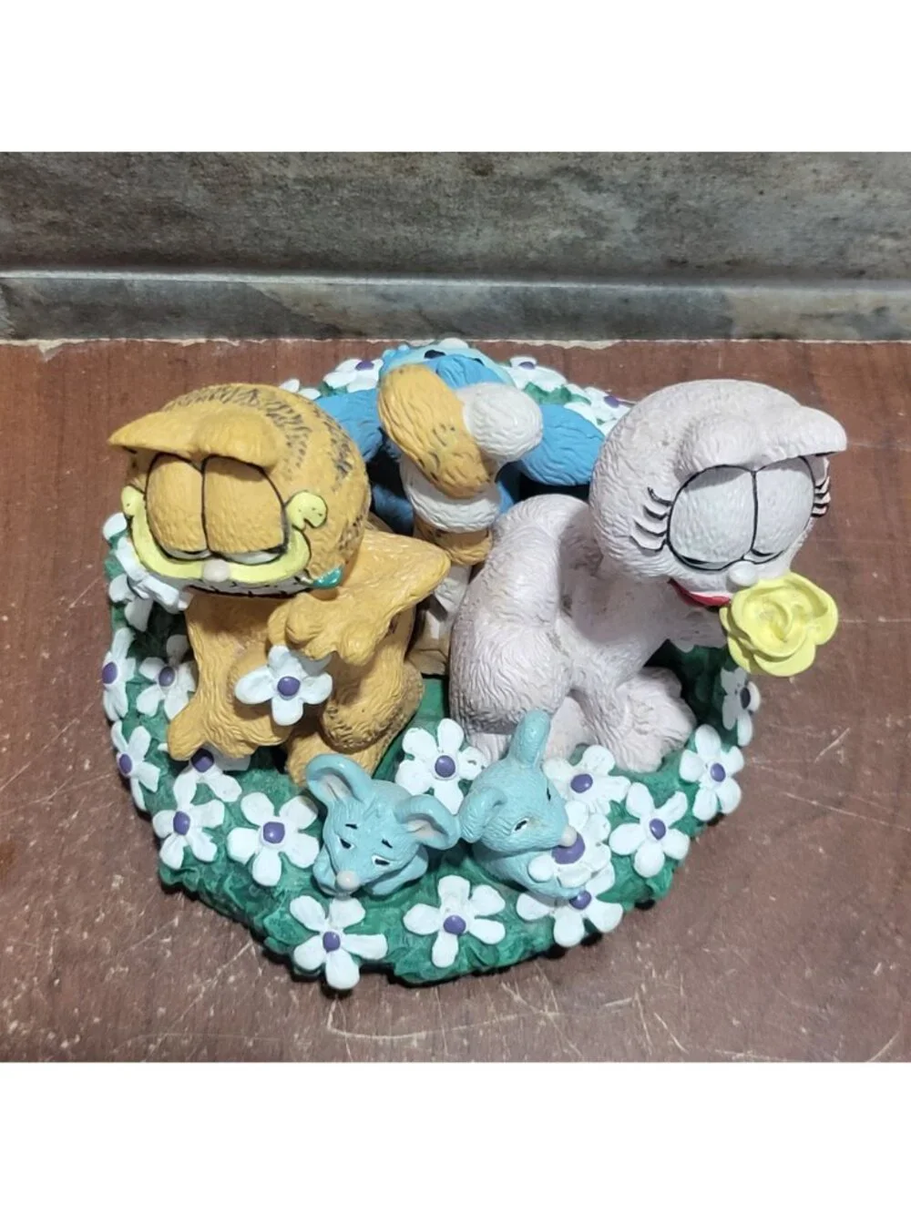Danbury Mint Love in Bloom Garfield and Arlene Figurine 1993
